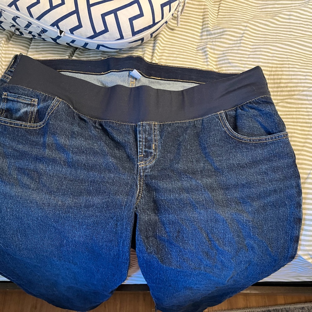 Old Navy Relaxed Blue Jeans with Classic Denim Style